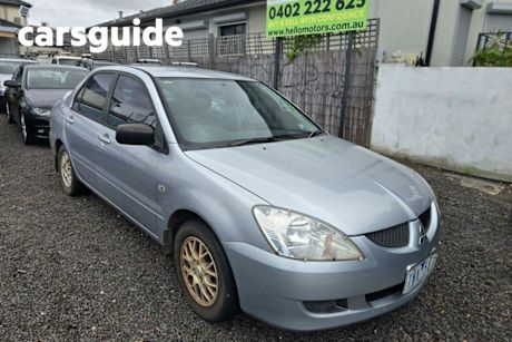 Silver 2005 Mitsubishi Lancer Sedan ES