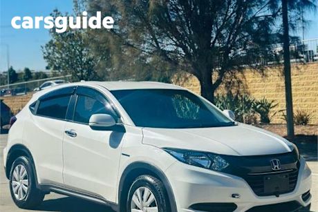 White 2014 Honda Vezel SUV