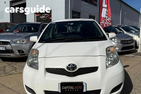 White 2010 Toyota Yaris Hatchback YR