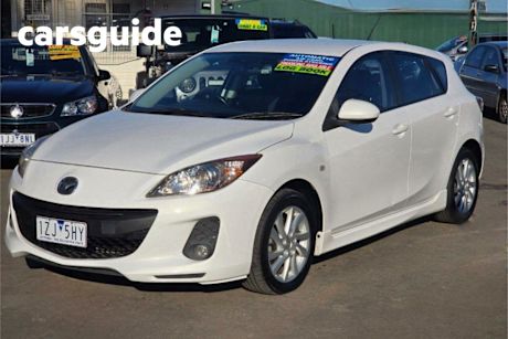 White 2011 Mazda 3 Hatchback Maxx Sport