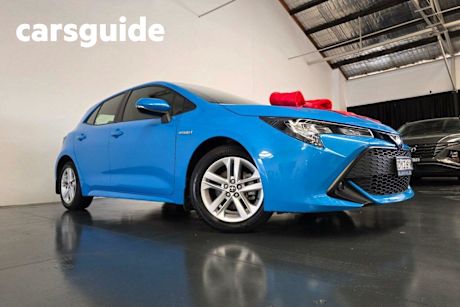 Blue 2019 Toyota Corolla Hatchback Ascent Sport (hybrid)
