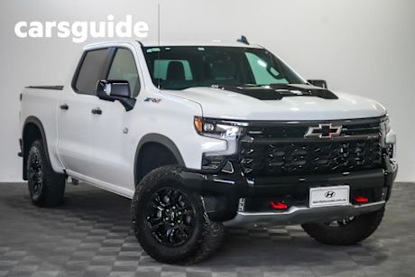 White 2024 Chevrolet Silverado Crew Cab Pickup 1500 ZR2