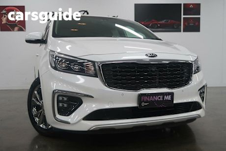 White 2018 Kia Carnival Wagon Platinum