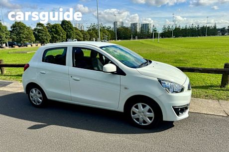 White 2016 Mitsubishi Mirage Hatchback ES