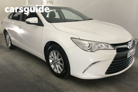 White 2017 Toyota Camry Sedan Altise