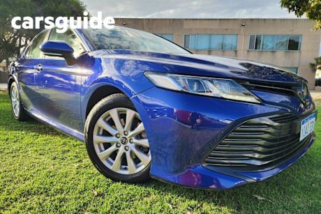 Blue 2018 Toyota Camry Sedan Ascent (hybrid)