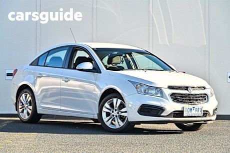White 2015 Holden Cruze Sedan Equipe