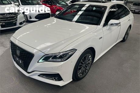 White 2018 Toyota Crown Sedan G Executive
