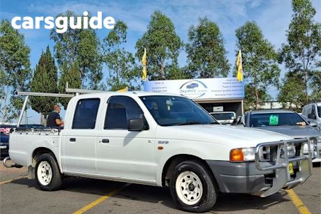 White 2002 Ford Courier Cab Chassis GL