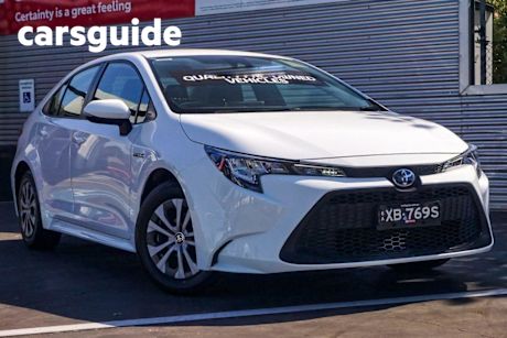White 2021 Toyota Corolla Sedan Ascent Sport (hybrid)