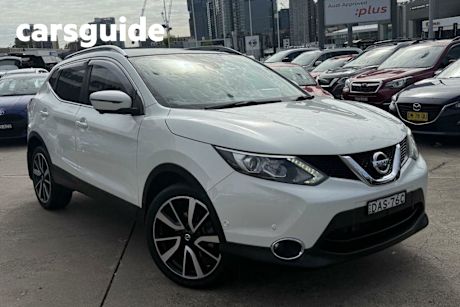 White 2015 Nissan Qashqai Wagon TI (4X2)