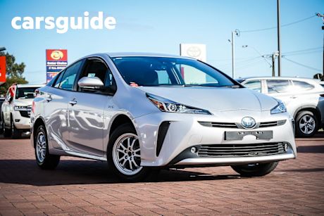 Silver 2019 Toyota Prius Hatch