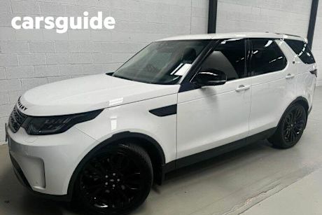 White 2018 Land Rover Discovery Wagon TD6 SE