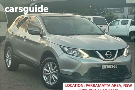 Silver 2015 Nissan Qashqai Wagon ST (4X2)