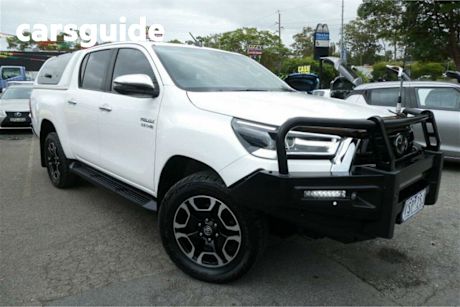 White 2020 Toyota Hilux Double Cab Pick Up SR5 (4X4)