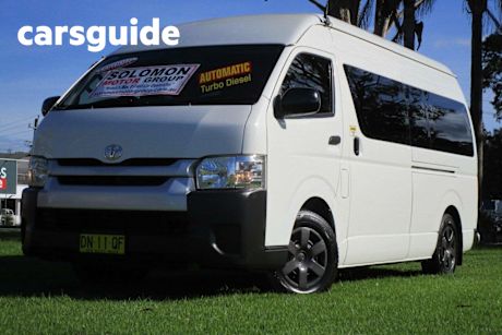 White 2015 Toyota Hiace Bus Commuter