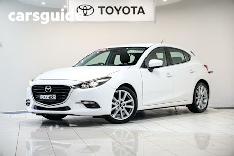 White 2016 Mazda 3 Hatchback SP25