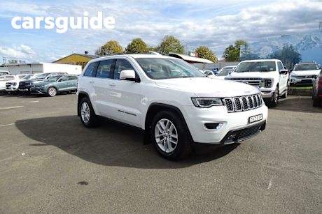 White 2018 Jeep Grand Cherokee Wagon Laredo (4X4)