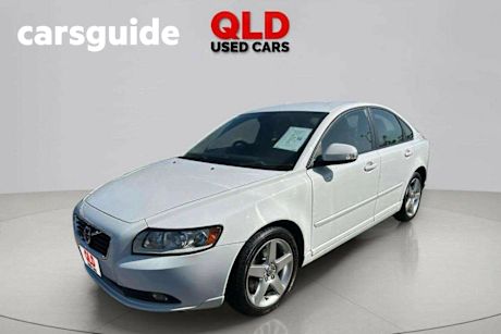 White 2011 Volvo S40 Sedan T5 S