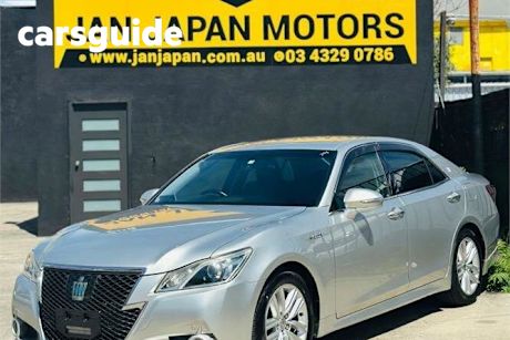 Silver 2013 Toyota Crown Sedan