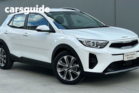 White 2023 Kia Stonic Wagon Sport
