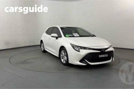 White 2020 Toyota Corolla Hatchback Ascent Sport + TR KIT