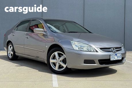 Grey 2005 Honda Accord Sedan VTI