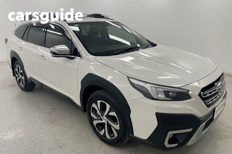 White 2022 Subaru Outback Wagon AWD Touring