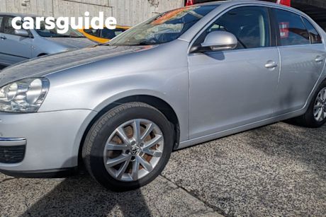 Silver 2011 Volkswagen Jetta Sedan 118 TSI