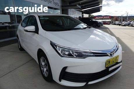 White 2017 Toyota Corolla Sedan Ascent