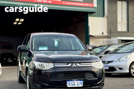 Black 2013 Mitsubishi Outlander Wagon ES (4X4)