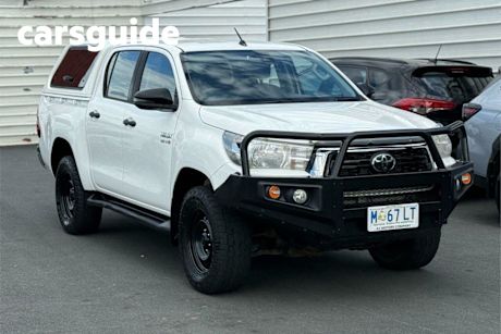 White 2019 Toyota Hilux Double Cab Pick Up SR (4X4)