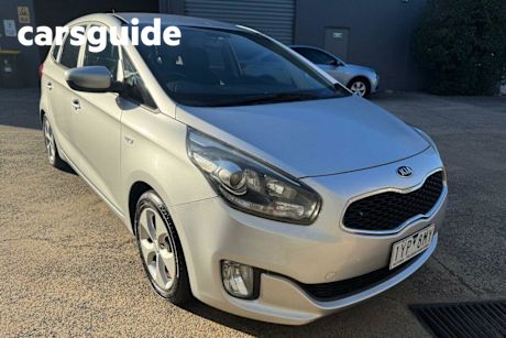 Silver 2014 Kia Rondo Wagon SI