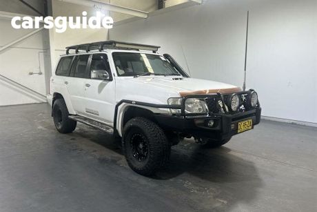 White 2010 Nissan Patrol Wagon ST (4X4)