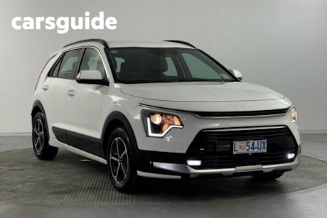 White 2024 Kia Niro Wagon EV S