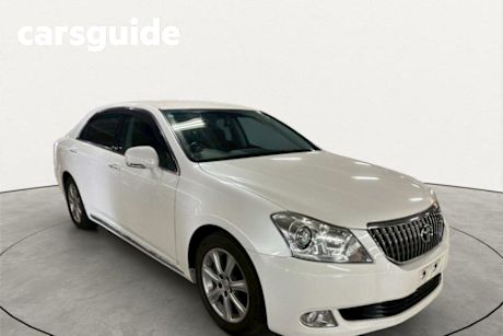 White 2010 Toyota Crown Sedan Majesta
