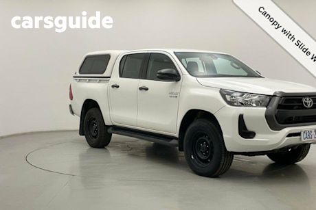 White 2022 Toyota Hilux Double Cab Pick Up SR (4X4)