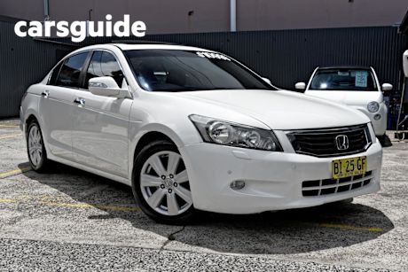 White 2010 Honda Accord Sedan V6 Luxury