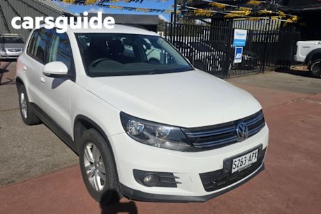 White 2012 Volkswagen Tiguan Wagon 103 TDI