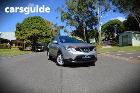 Silver 2017 Nissan Qashqai Wagon ST (4X2)