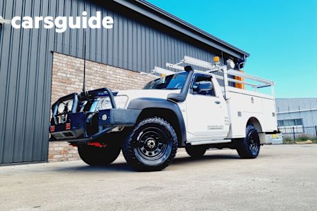White 2013 Nissan Patrol Leaf Cab Chassis DX (4X4)
