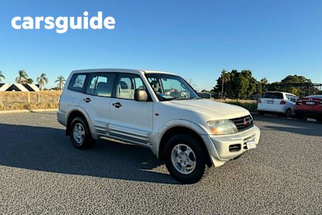 White 2000 Mitsubishi Pajero Wagon GLS LWB (4X4)