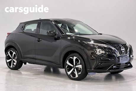 Black 2022 Nissan Juke Hatchback ST-L