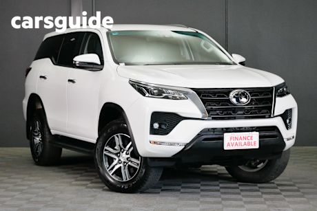 White 2023 Toyota Fortuner Wagon GXL