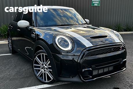 Black 2024 Mini 5D Hatch Hatchback Cooper S Classic