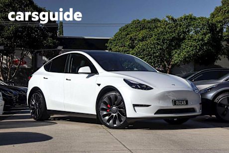 White 2023 Tesla Model Y Wagon Performance