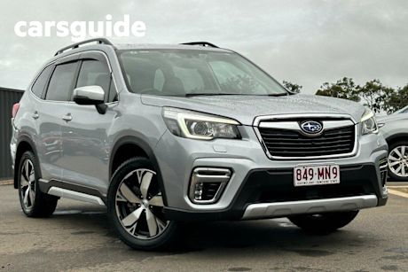 Silver 2018 Subaru Forester Wagon 2.5I-S (awd)
