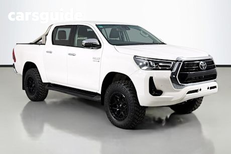 White 2022 Toyota Hilux Double Cab Pick Up SR5 + Premium Interior (4X4)