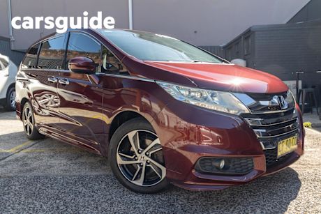 Red 2015 Honda Odyssey Wagon VTI-L