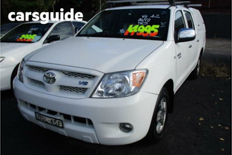 White 2008 Toyota Hilux Dual Cab Pick-up SR5